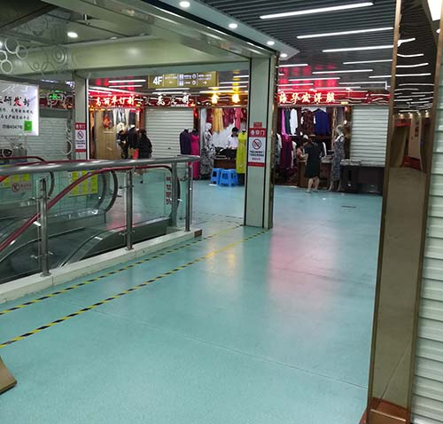 重庆东门中轻纺城四楼定做衣服的地方